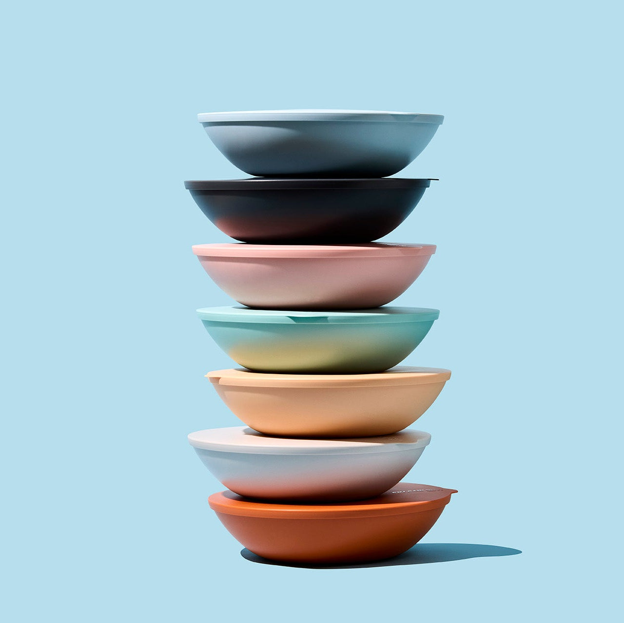 Serving bowl with a lid — the round (large)