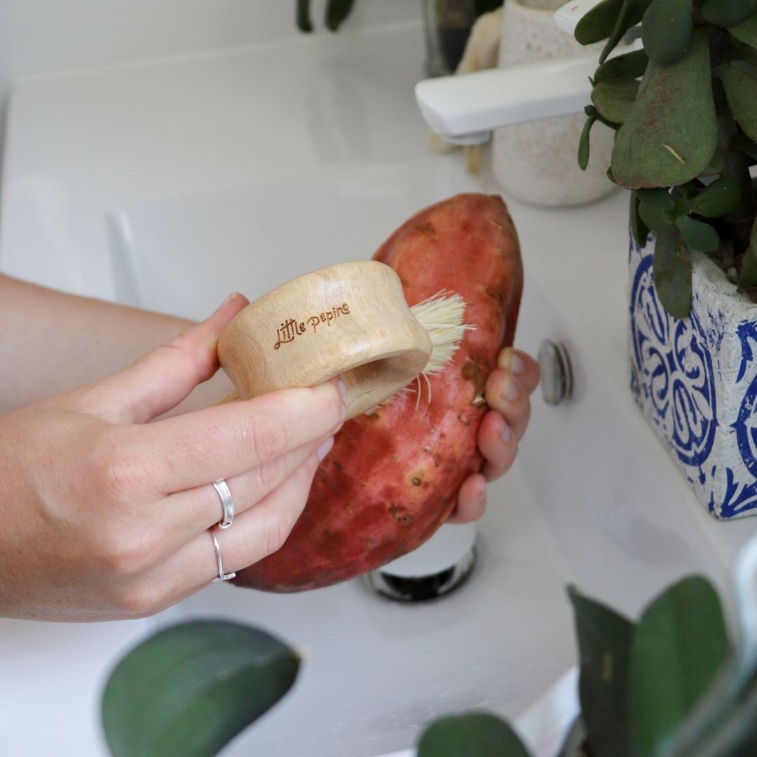 Round Bamboo Vegetable Brush - Banish