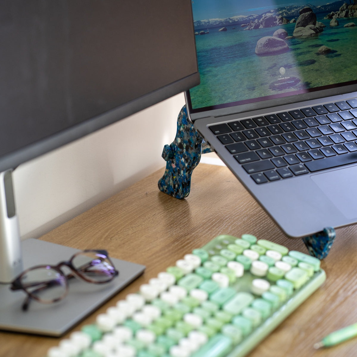 Berri Frutti recycled laptop stand, photo 1
