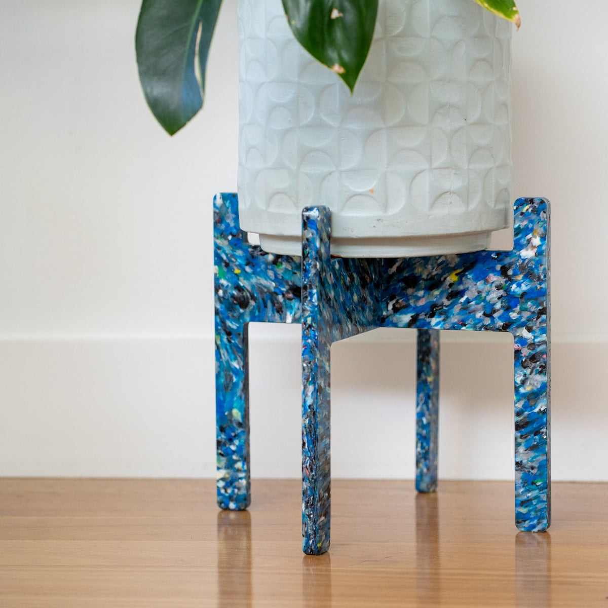 Berri Frutti recycled plastic plant stands, Dorothy (Small)
