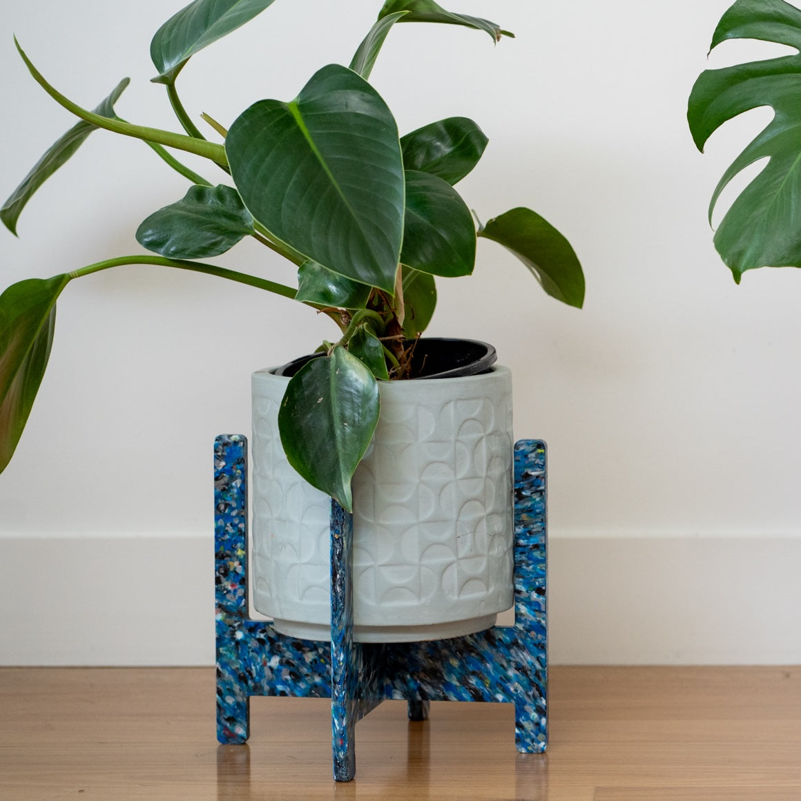Berri Frutti recycled plastic plant stand, Dorothy (Small), reverse view, Banish