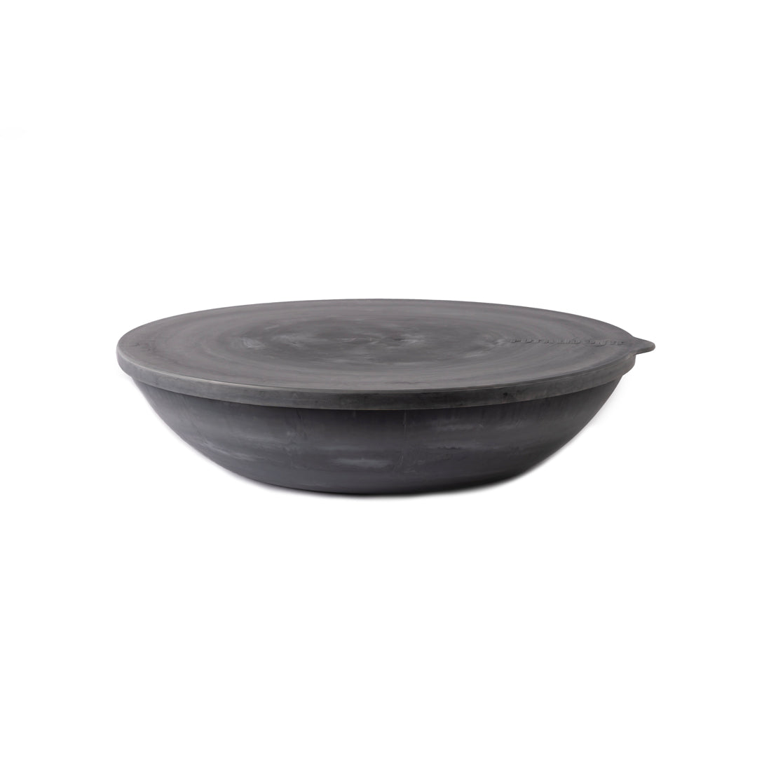 Serving bowl with a lid — the round